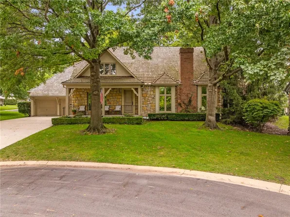 61 Le Mans Ct, Prairie Village, KS 66208