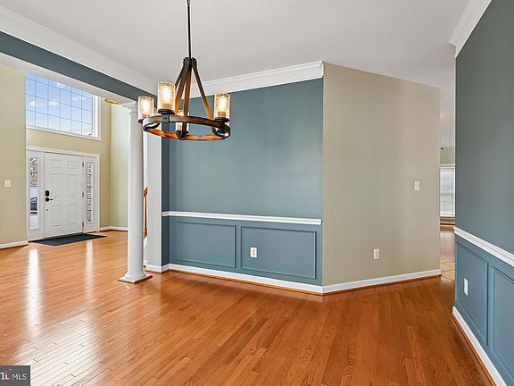 4th image of 614 Crawfords Ridge Rd