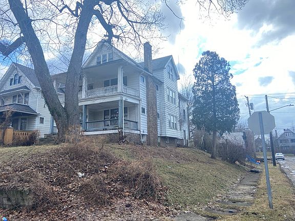 2nd image of 1838 Mannering Rd