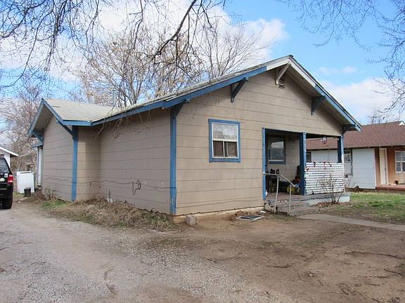 3rd image of 920 E Oklahoma Ave
