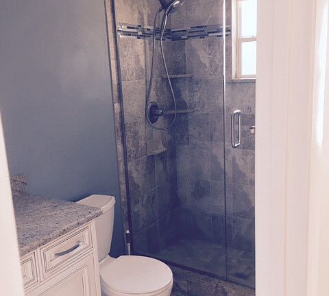 Master Bath w/walk in shower