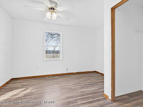 5th image of 4210 E Hayes Rd