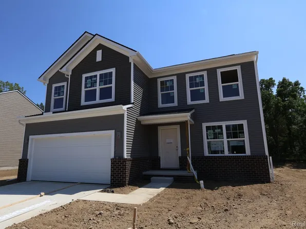 4198 Cedar Ln, Grand Blanc, MI 48439