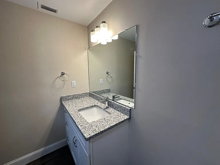 4223 SE 4th Pl — Photo 17