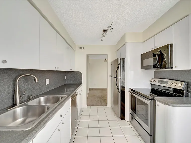 5200 N Ocean Blvd #1107B — Photo 44