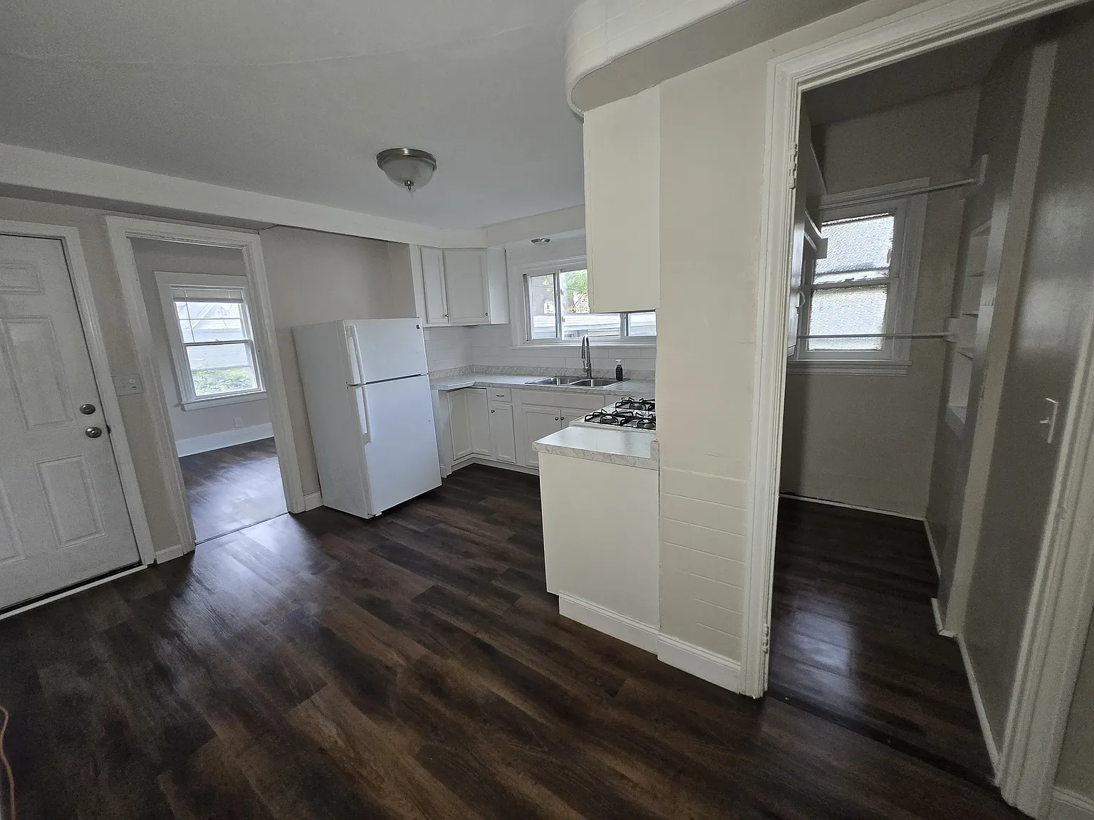 2 bed, 1200 sqft, $1,100 — Photo 4