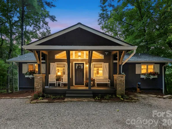407 Crescent Moon Ln, Cashiers, NC 28717