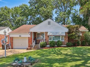 7920 E Yorkshire Dr, Saint Louis, MO 63123