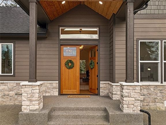 3rd image of 26181 276th Avenue SE