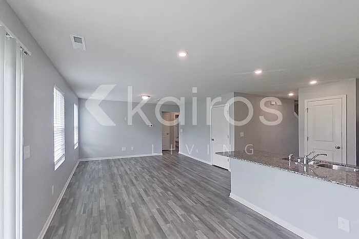 105 Kyles Dr — Photo 7