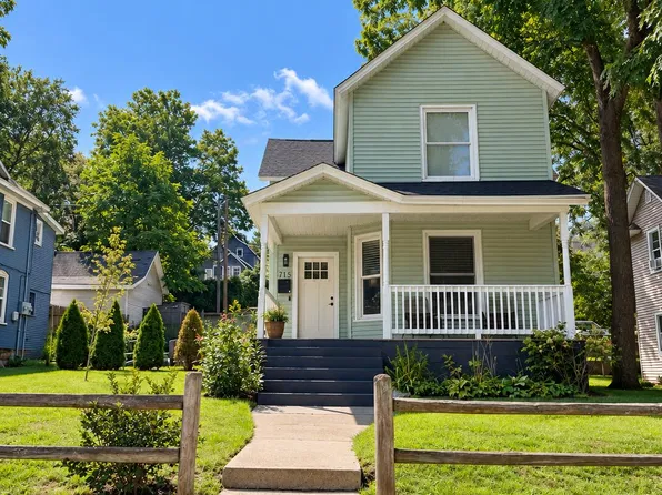 715 Clancy Ave NE, Grand Rapids, MI 49503