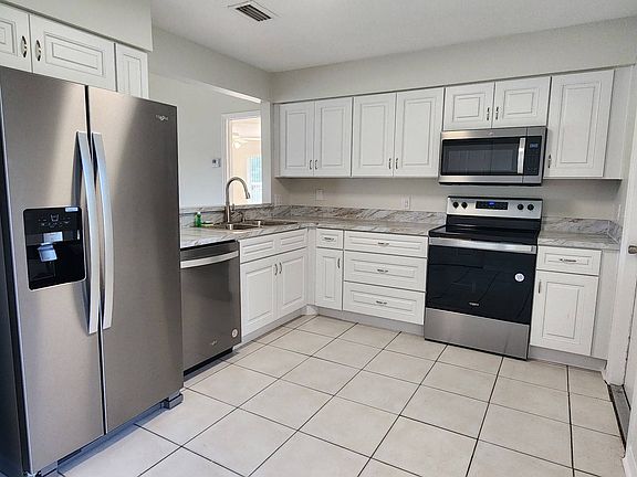 2nd image of 609 Estrada Ln