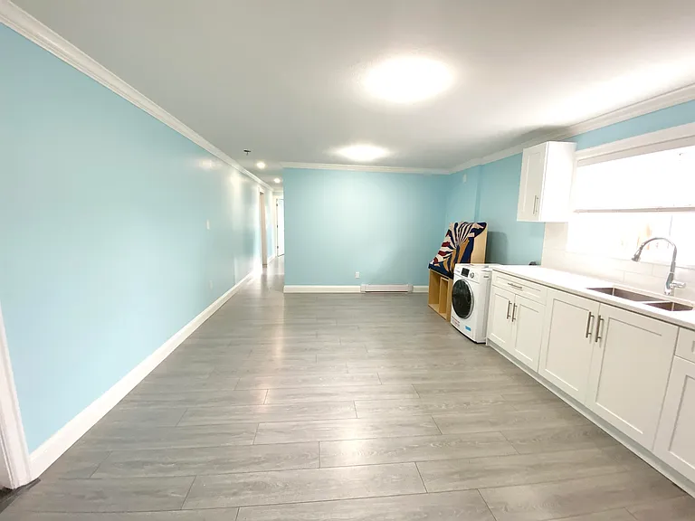 3305B E 25th Ave — Photo 5