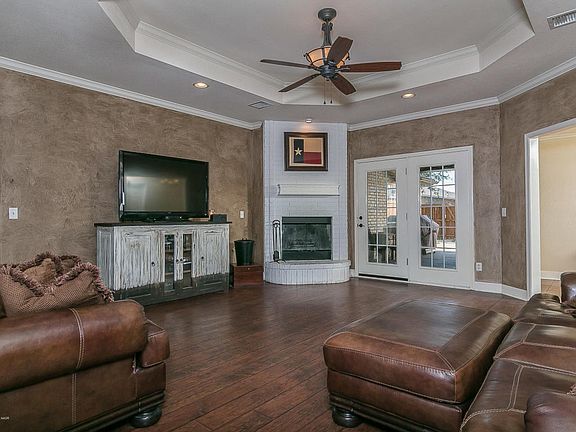 004_Living Room