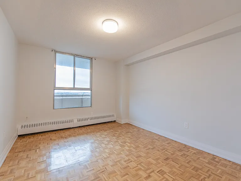 4001 Steeles Ave W — Photo 25