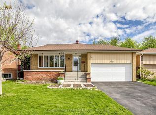 19 Robingrove Rd, Toronto, ON M2R 2Z6