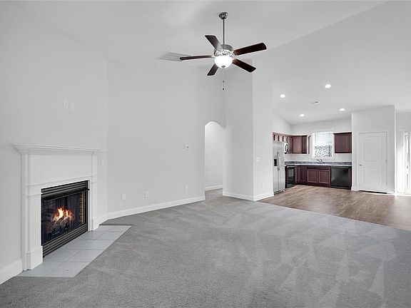 3rd image of 155 Norfolk Cir