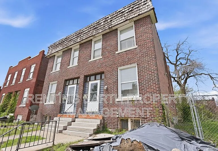 3127 Clay Ave — Photo 4
