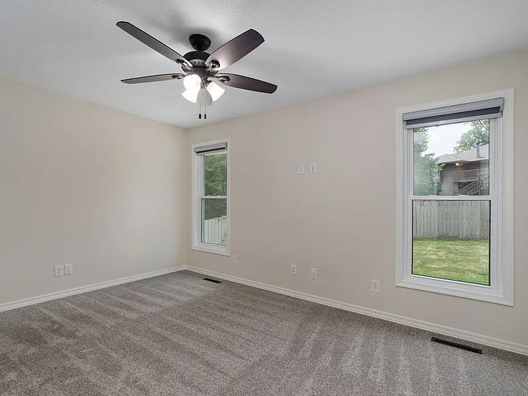 2921 S Eldon Ave — Photo 24