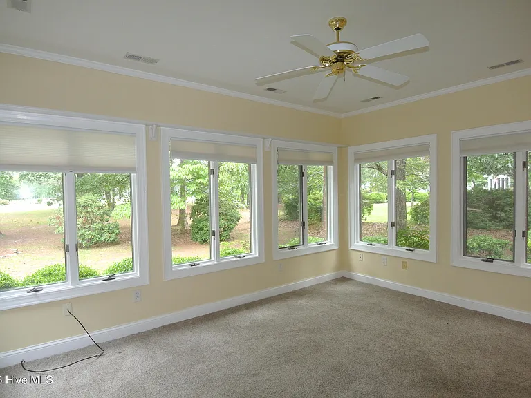 1113 Devonshire Dr — Photo 19