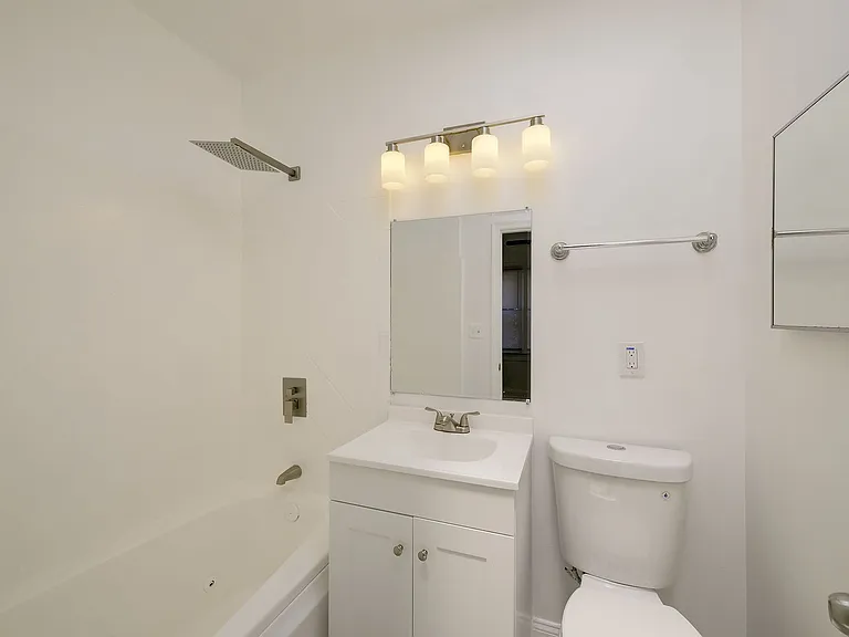 514 Missouri Ave NW — Photo 32
