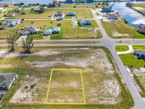 4426 NW 32nd St, Cape Coral, FL 33993