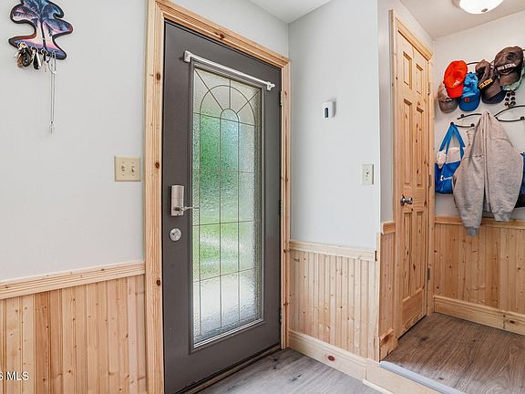 4th image of 1724 Queenswood Dr Unit 9