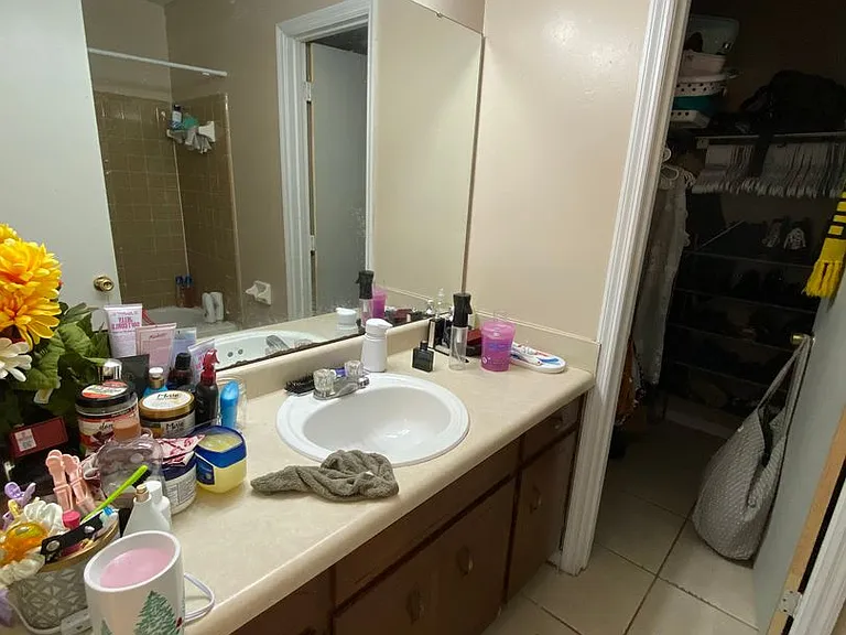 1104 Green Tree Ct #A — Photo 13