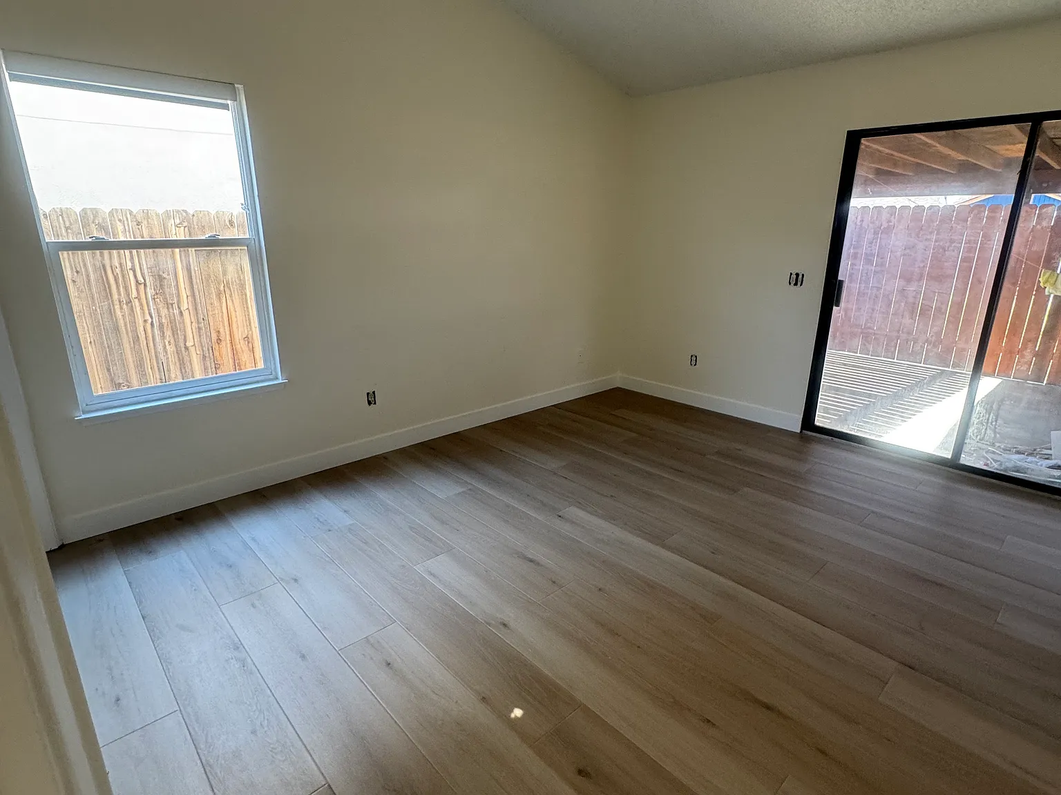 2 bed, 940 sqft, $2,195 — Photo 3