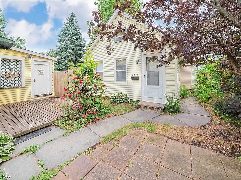 1st image of 2053 W 45th St