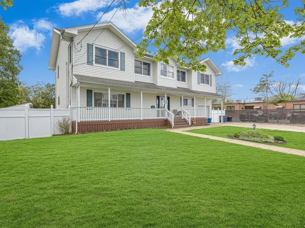 30 Overton Street, Deer Park, NY 11729