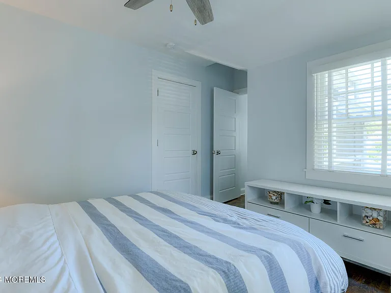 94 Embury Ave — Photo 24