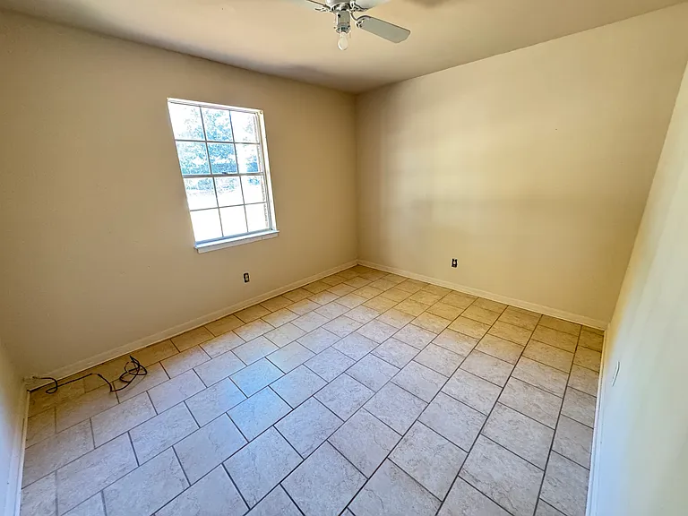 3963 Erress Blvd — Photo 12