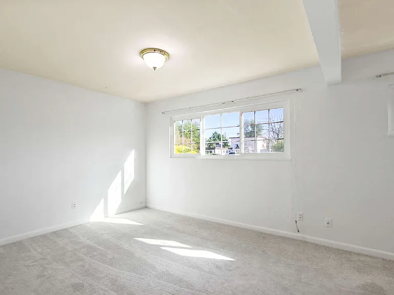 1945 Lehigh Dr — Photo 21