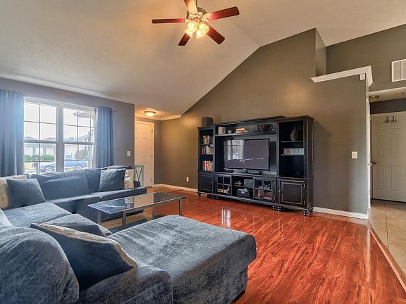 4th image of 4610 Erinwood Ct