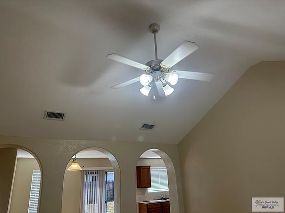 3rd image of 1921 Vista Verde Cir