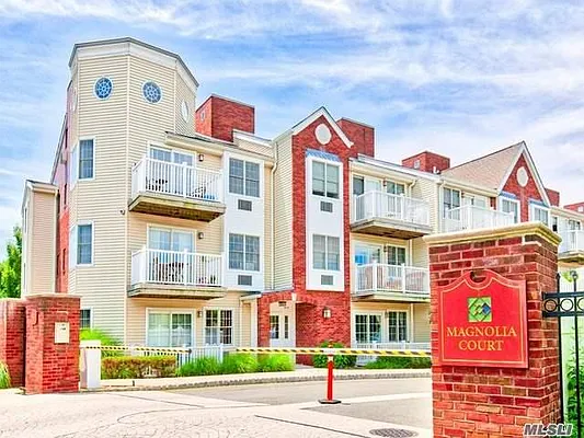 Sold by Daniel Gale Sotheby's International Realty | media 17
