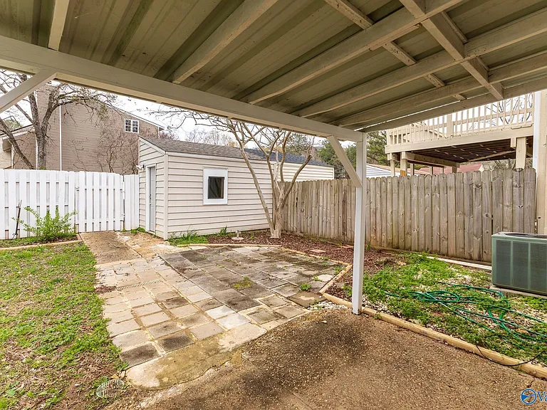 401 Hobbs Rd SE — Photo 11