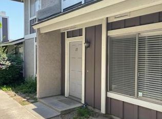 517 Spring Rd APT 11, Moorpark, CA 93021