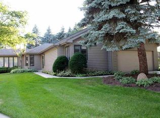 17980 Amberwood Ln, South Bend, IN 46635