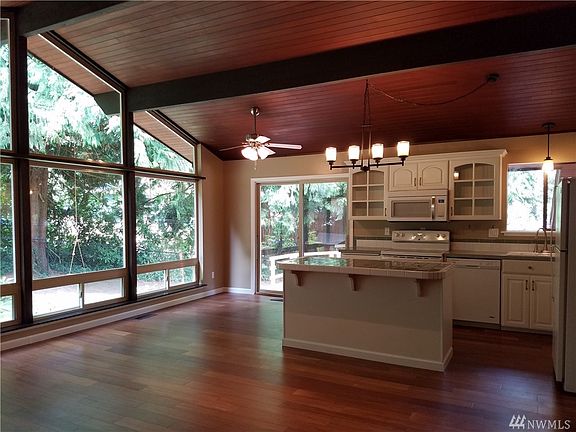 4th image of 18009 42nd Street Ct E