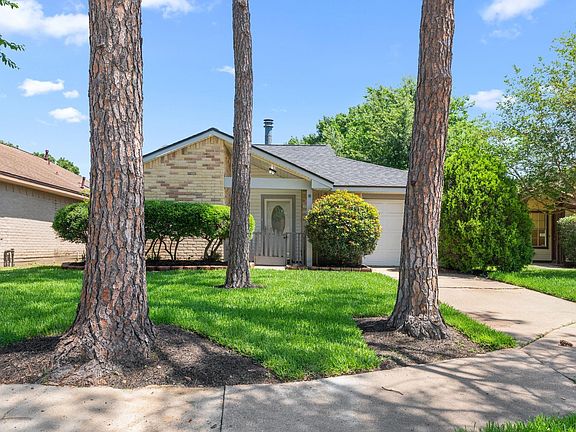 3rd image of 19414 Cypress Bay Ct