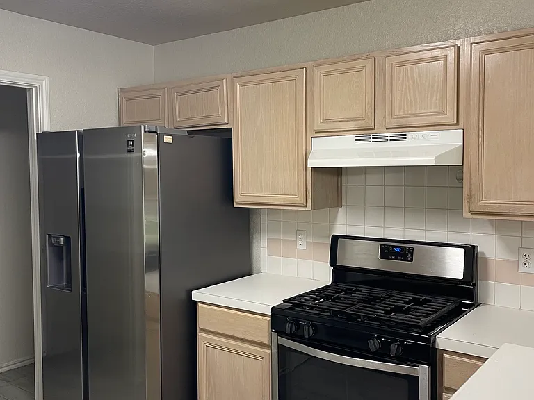 1819 Winchester Dr — Photo 8