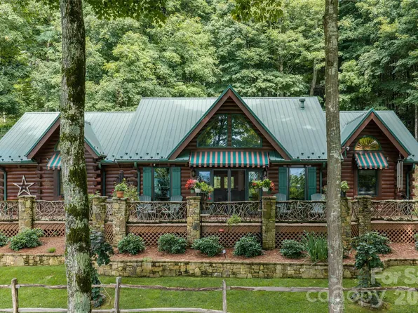 580 Flying Hawk Trl, Waynesville, NC 28786