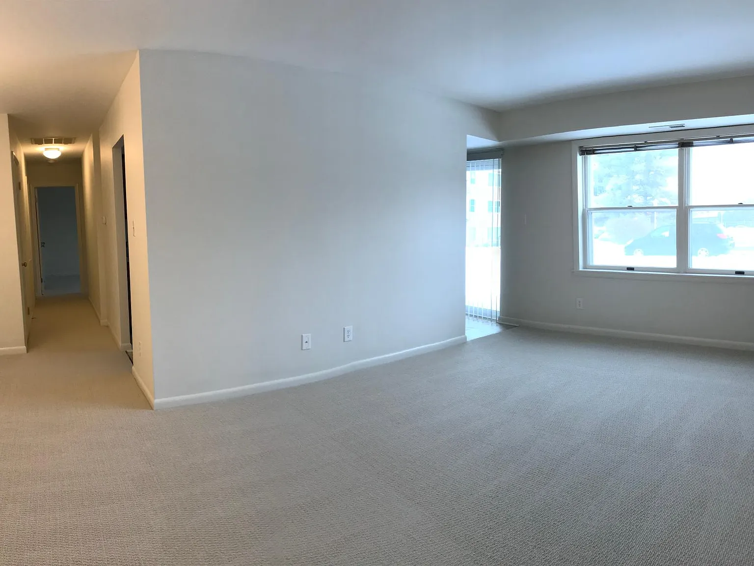 2 bed, 1.5 bath, 946 sqft, $1,600 — Photo 2
