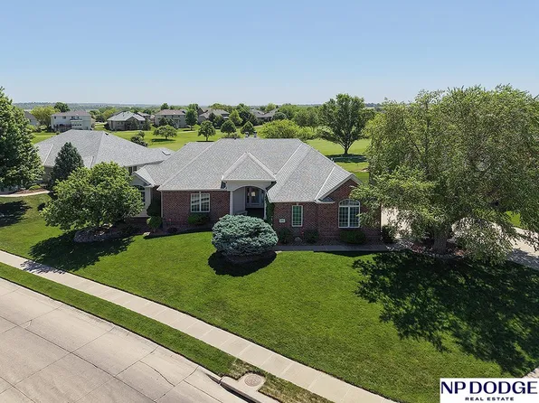 2409 Leigh Ln, Papillion, NE 68133