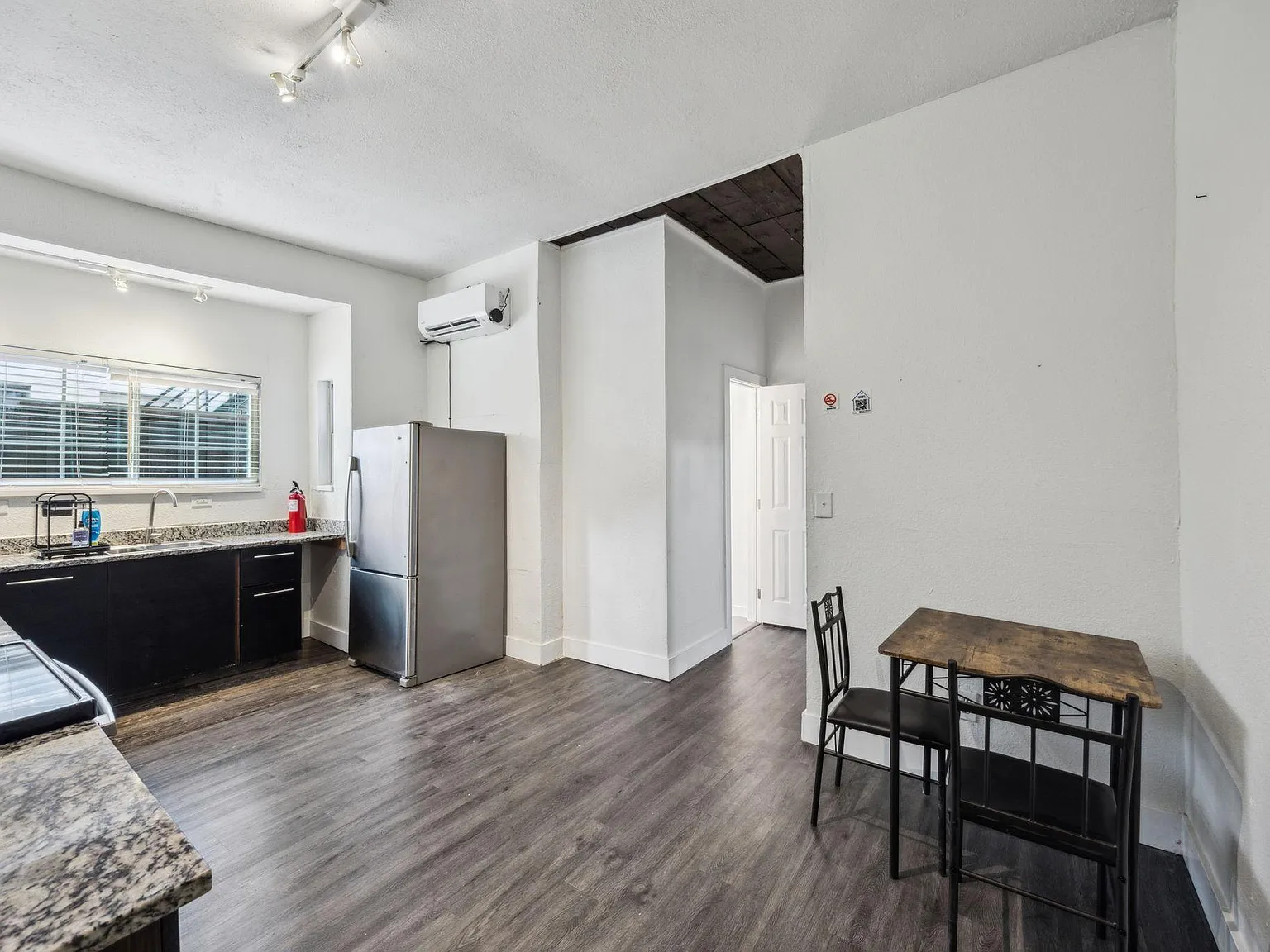 3 bed, 2.0 bath, 1000 sqft, $1,200 — Photo 4