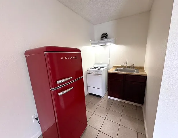 500 E Harding Ave #3