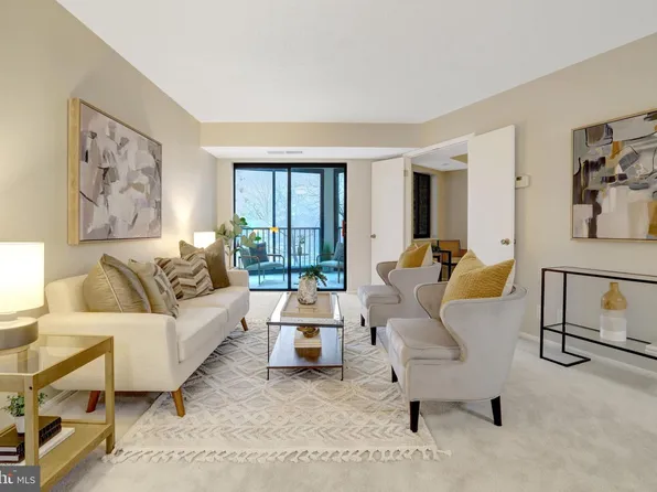 5902 Mount Eagle Dr APT 303, Alexandria, VA 22303