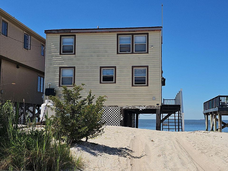 1st image of 204 Cove Rd